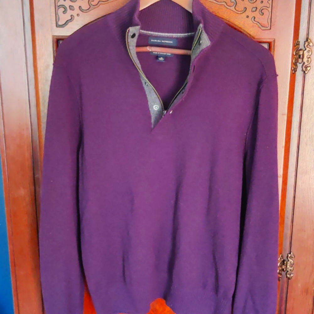 Men's Purple Banana Republic Sweater size Medium